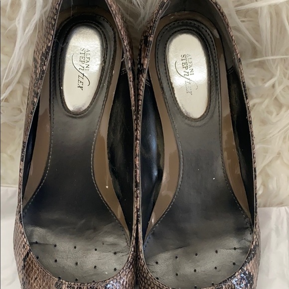 Animal Print is IN! Alfani Snakeskin Heels 👠 ❤️ - Picture 4 of 5